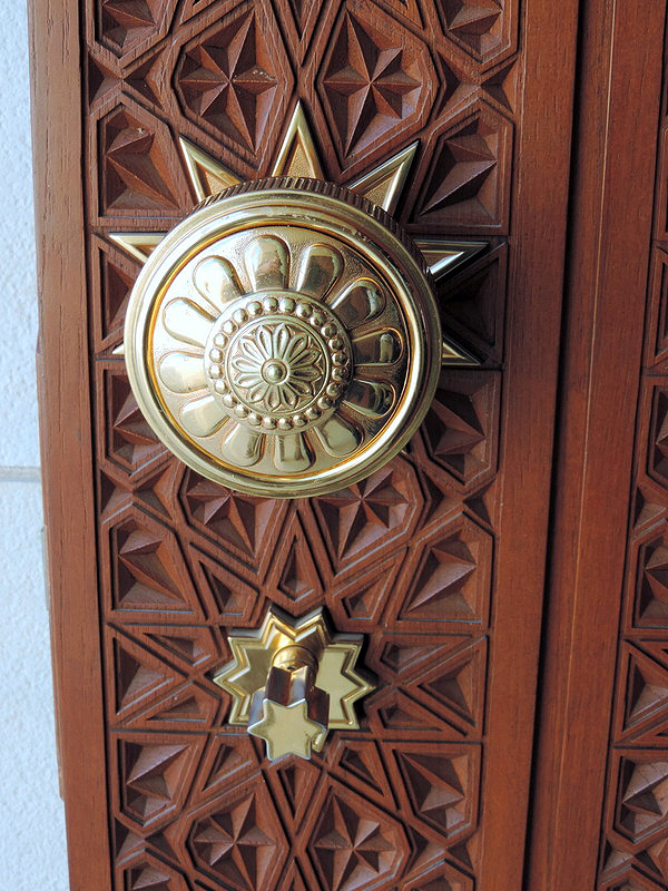 Sultan Qaboos Grand Mosque, Muscat, Oman, photo by Sallie Volotzky