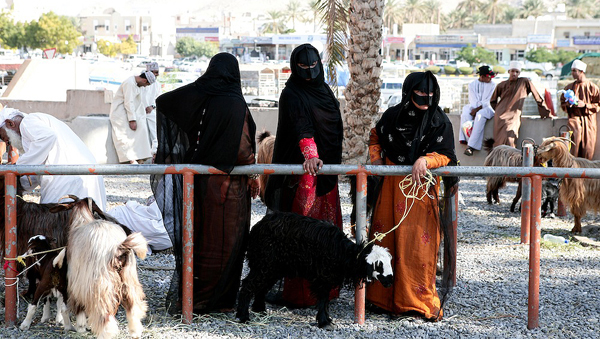 Omani women , Nizwa Souk, photo courtesy of Elite Tourism, Oman